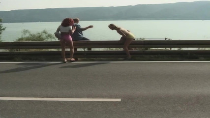 German Porn: 高速道路や高速道路の橋の下でセックス