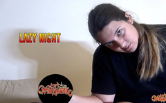 Wild Phoenix: Soirée paresseuse : branlette peu enthousiaste pour un partenaire pestif