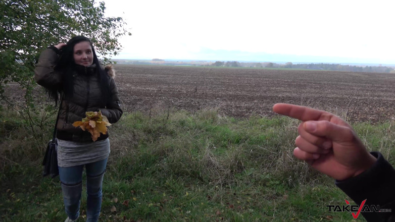 Take Van: Baise profonde pour une étudiante européenne brune infidèle