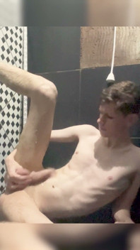 Kedoimath - a Twink Ready to Get Fucked in the Shower