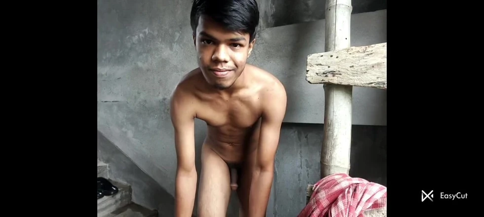 Home X Cum: Masturbazione Sotto La Pioggia, Docce