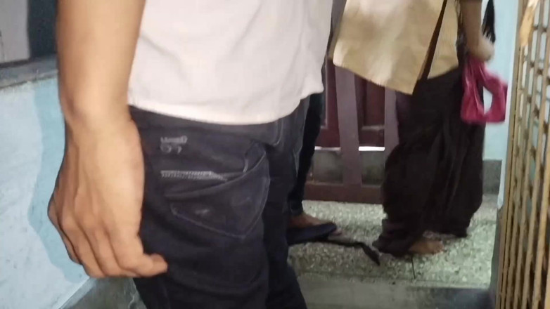 Jink: Arkadaş Hintli üniversiteli kızın seks videounu yaptı viral.