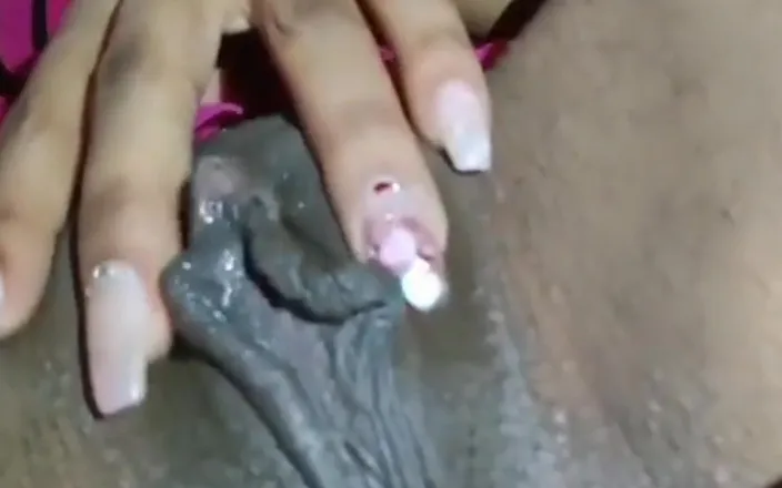 JuicyAfriqueen: Dildoqueen Masturbating