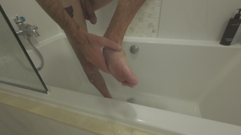 Big dick dadddy: Lavando meus pés para os adoradores do meu pé