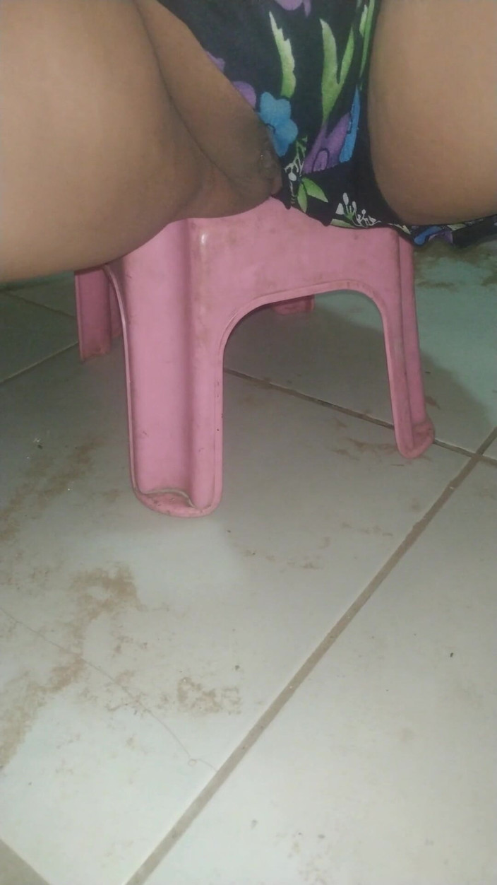 Carla Villalobos: Cewek sange ini lagi asik nonton memeknya dientot habis-habisan sama...