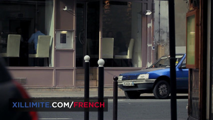 French girls at work: Ava Courcelles incontra un uomo nei bagni