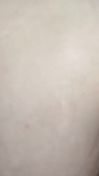Anale con capelli neri nudi