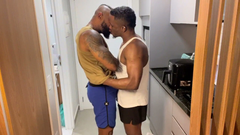 Felipe Nuru: Receiving My Gym Buddy at My Apartment