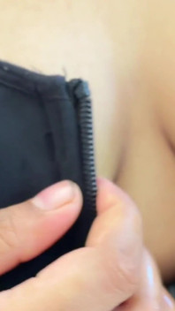Une soubrette arabe déjantée aux seins énormes et au cul énorme montre son corps sexy et me fait séduire pour baiser !