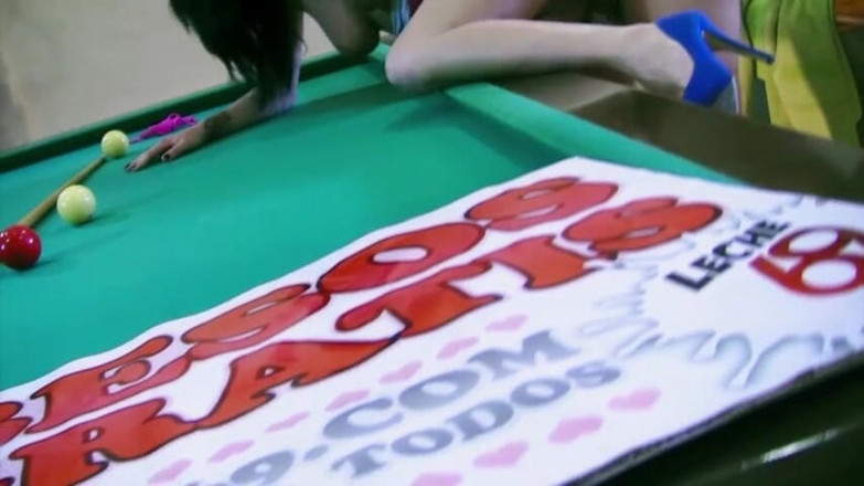 Gazongas: สาวเซ็กซี่โดนเย็ดบนโต๊ะบิลเลียด