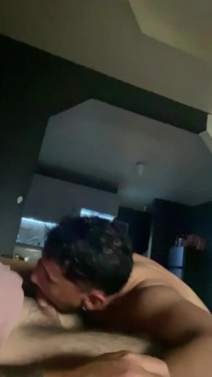 Texas-Toxicos: Un latino suce la bite de son mec