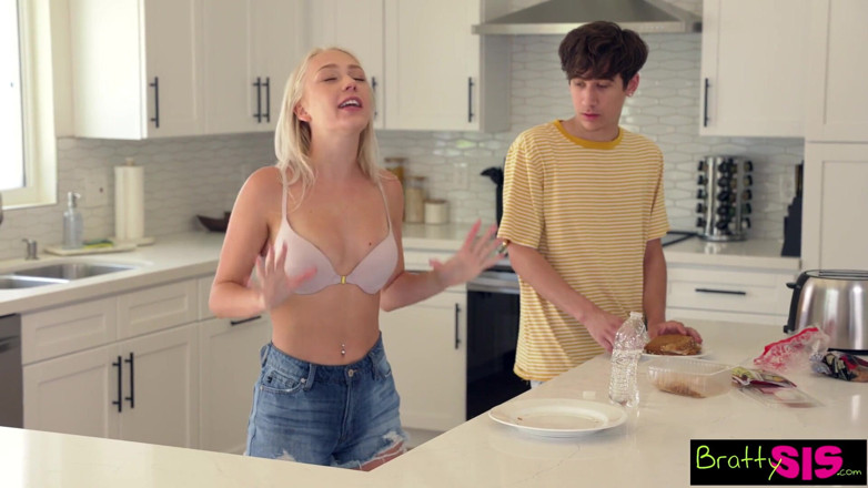 BrattySis: Boze stiefzus