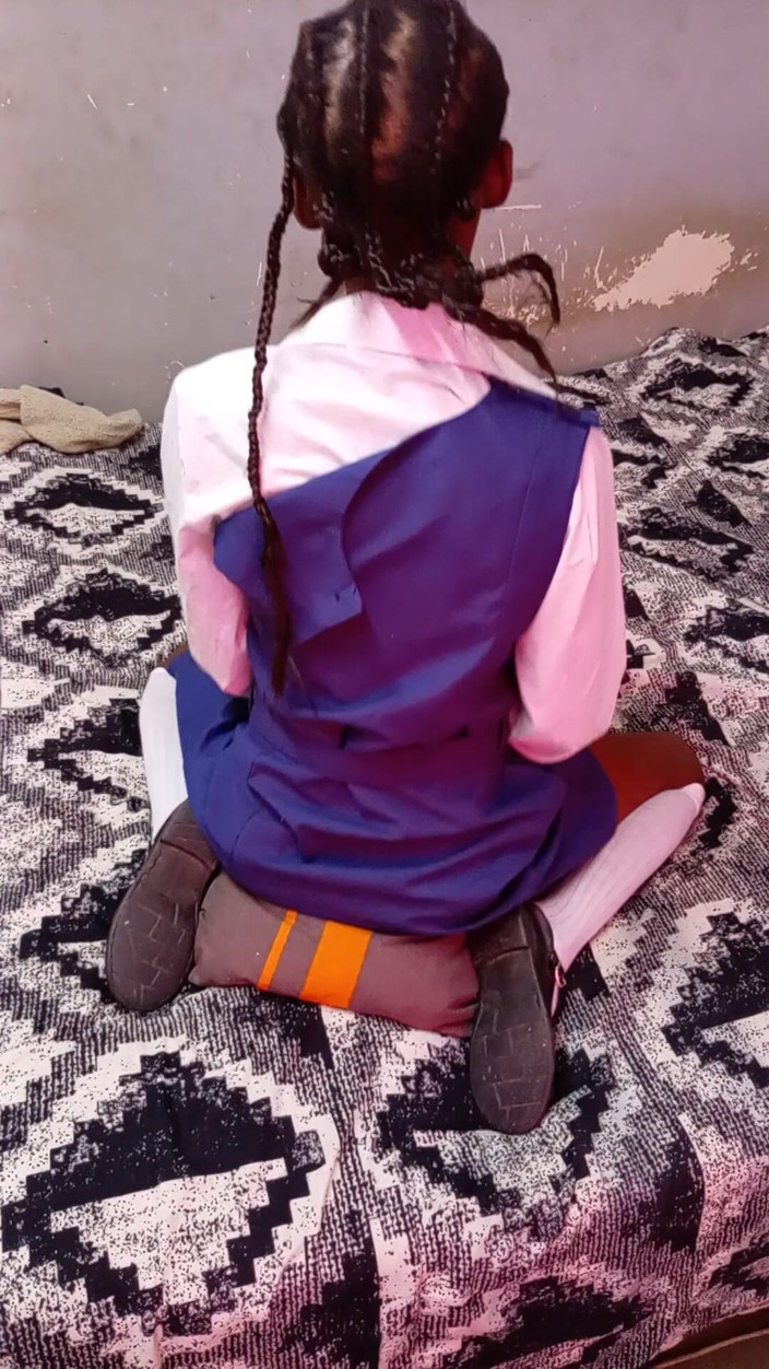 hothouse18xxx: Mahasiwi nakal 18 tahun dengan bantal intim rambut kenyal lagi asik...