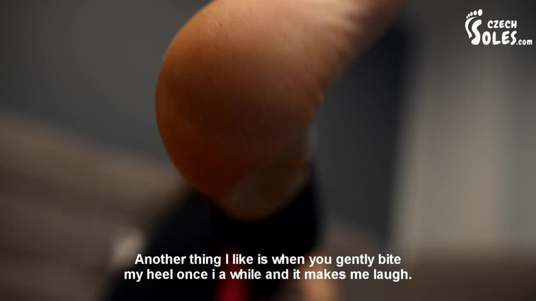 Czech Soles - foot fetish content: Елішка показує свої спітнілі кросівки, шкарпетки та ноги - відео від першої особи