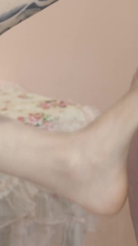 Shane memancut ke seluruh kaki saya selepas footjob saya yang tidak dapat ditangkap!