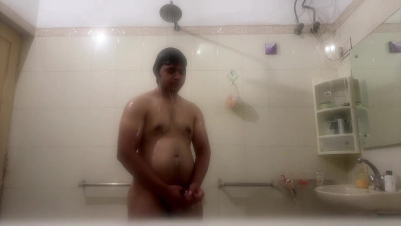 Luxe Ryn: Desi Twink muda dikongkek keras di bilik mandi