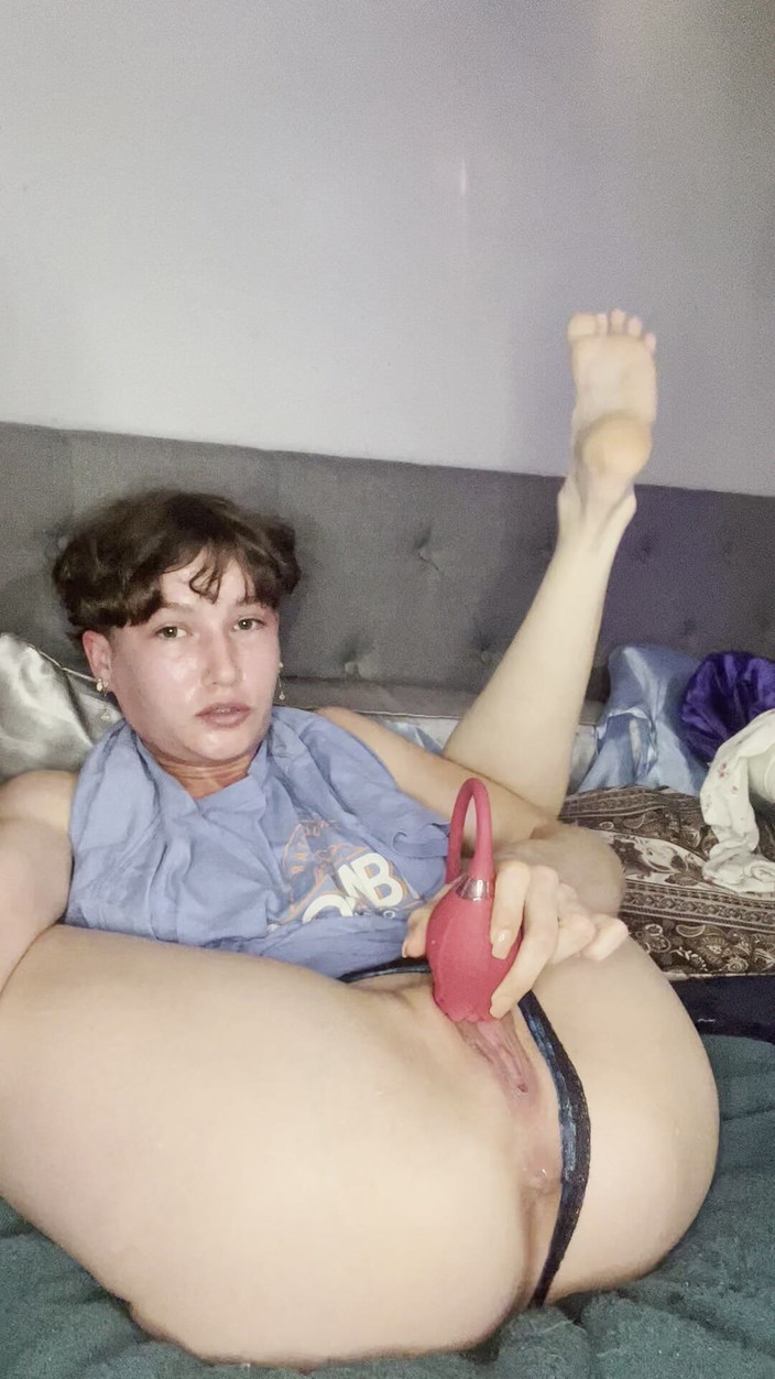 AhanuReed: Squirting à côté de mon copain