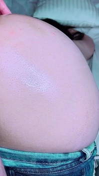 Moje nadržená macecha s velkým zadkem mě požádala o anál a creampie celé video