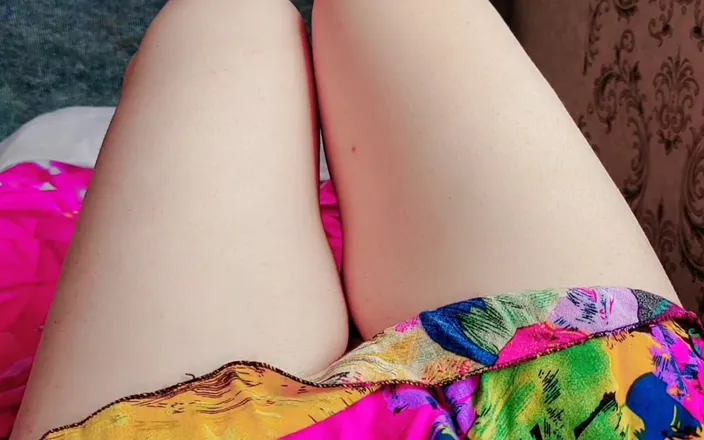 Kitty_Cross: Cute Shemale Dick Handless Masturbation Smooth White Thighs