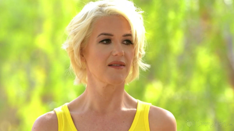 Mommy's Girl: La chica de mamá - la trama traviesa de Indica Monroe...
