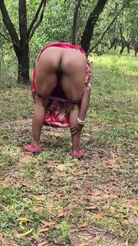 A Village Bhabhi Fucked by a School Student in Forest,sona Bhabhi First Time Outdoor Sex by Her Boyfriend