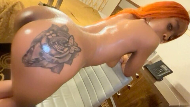 Onlyfanscushkingdom1: Mẹ kế ngọt Laflare_19 cưỡi trên đực đeo mặt nạ!