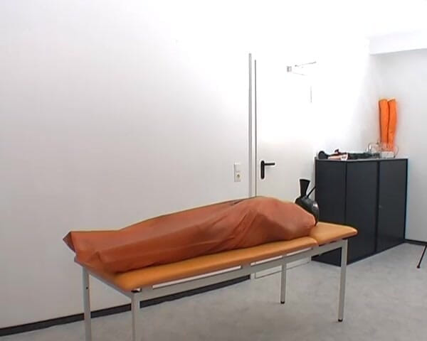 Rubber & Clinic Studio - 1ATOYS: Layanan kencing spesial pakai karet