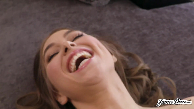 James Deen: Riley Reid maravillosa complacido con lamiendo coño de James Deen