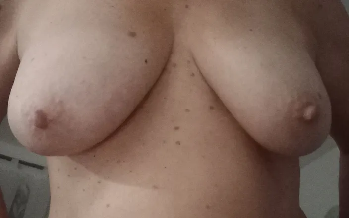 Londinia: Take a Shower with Me, Watch Me Till I Come