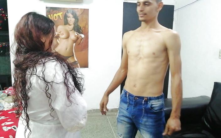 SEXI LATIN COUPLE: 我用我的大屌操我雕塑模特的大肥阴户并给我挤奶