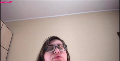 Nina Doll: चुटकी तेल से सनी निप्पल जैसे आप उनसे पीते हैं