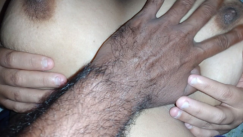 RealLoveX1: 丰满的淫荡，把她的内裤放在一边，要求鸡巴！