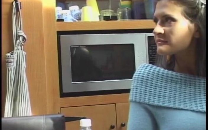 Porncentro: Bucurați-vă de vizionarea scene tăiate de la DVD pentru adulți "țâțe...