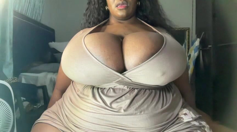 Legendary Booty Overdose: Toket cewek semok ini digodain untuk muasin memeknya