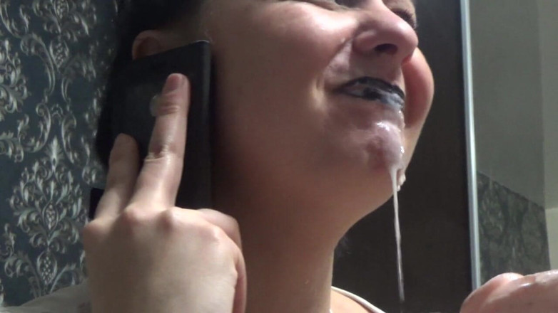 Sexy Milf: Niñera tabú para ti! Mamada mientras habla por teléfono!