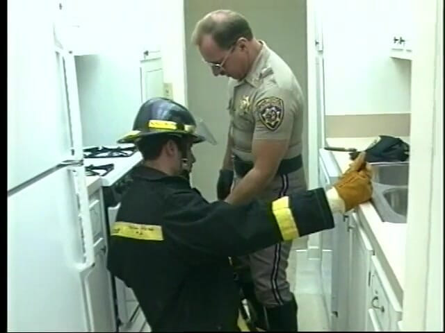 Gays Case: Gay fireman sucks a cock of a police officer