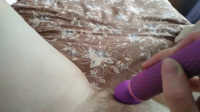 Pussy For Sperm: Innocent hot teen makes cum off vibrator