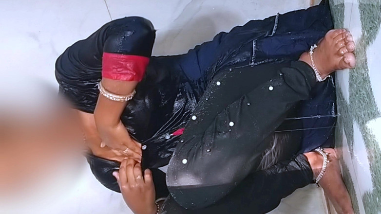 Beatricee: Індійська студентка пестить нове гаряче відео з ванною для коханця, вірусне mms