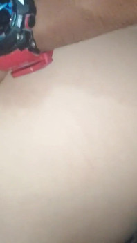 Schöner sexy creampie von meinem cuckold gefilmt, während sein freund mich schwängt