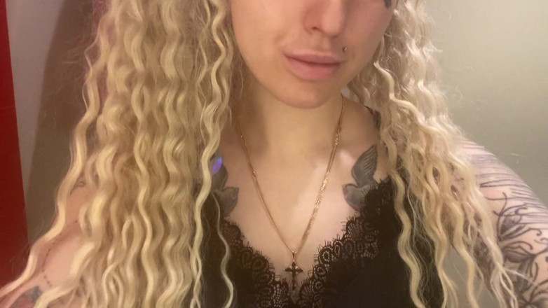 Barbietatoo1: Ich habe ein outfit für eine swingerparty gefunden