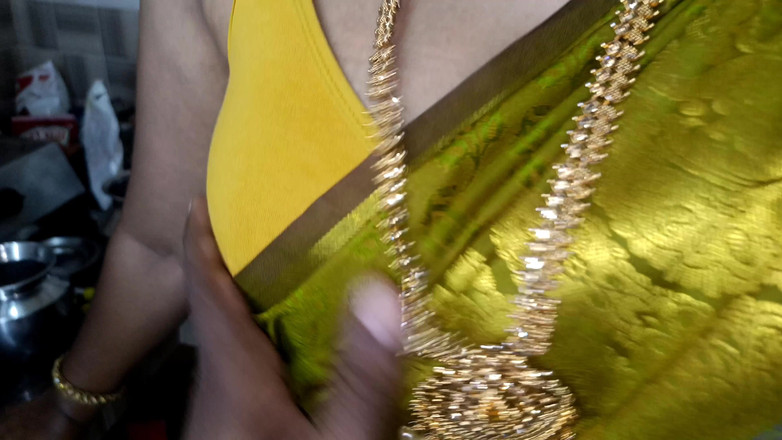 Pushpa porn: गृहिणी किचन रोमांस