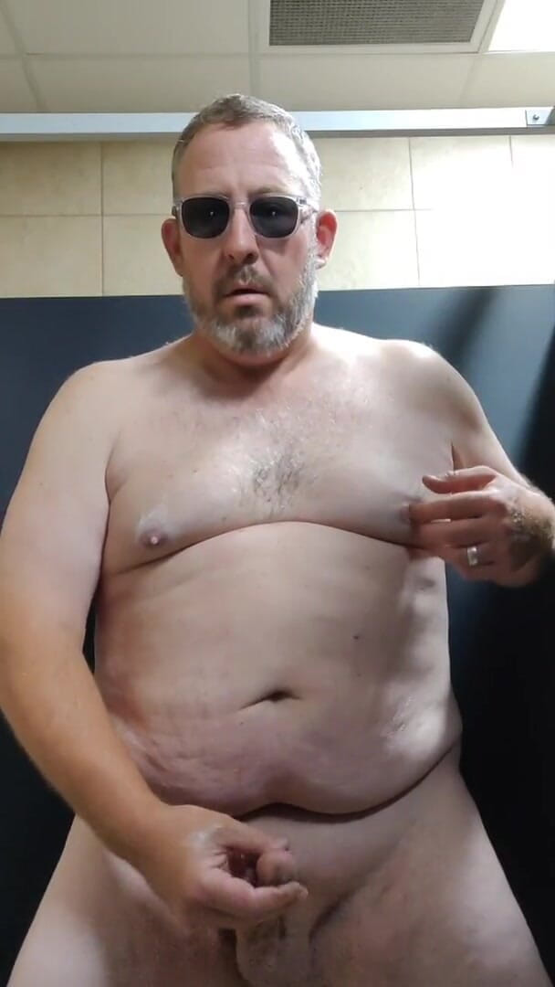 Handydick73: Cumming.
