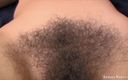 Horny Hairy Girls: Quieta peluda menina com peitos enormes chupa e recebe porra...