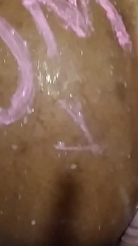 Riempio il mio corpo caldo di sborra