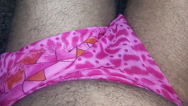 Hungry cliff: Desi kalhotky