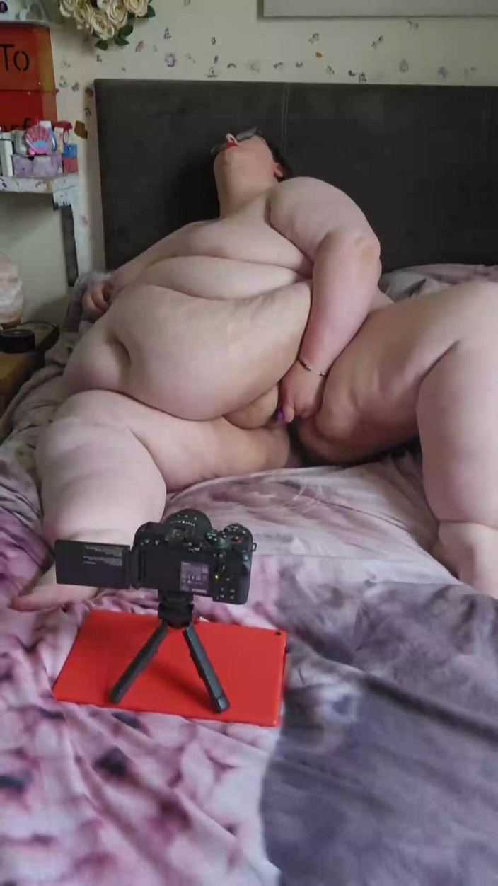 SSBBWLadyBrads: Ssbbw gizli amcık oyunu bölüm 2