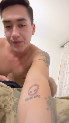 Johnny Hakson: Con cu khổng lồ quân sự làm tình 18 năm femboy