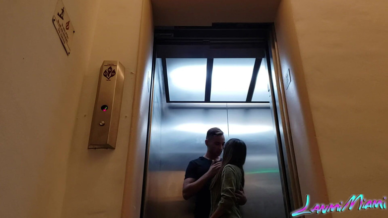 Lanmi Miami: Sex in the elevator