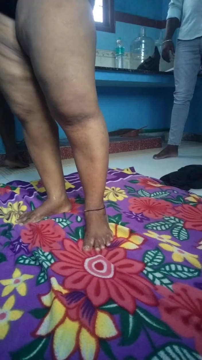 Benita sweety: Adik ipar lagi asik nyepong kontol dan jilat memek