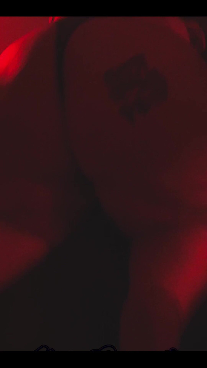 StacXXXs: Red Light Nikki Cakes